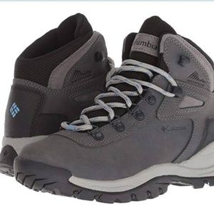 Columbia Women's Waterproof Hiking Boot 7.5